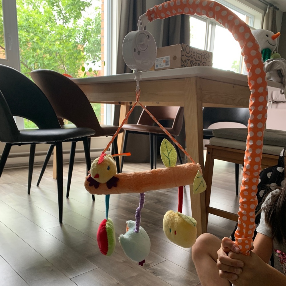 Kaloo baby mobile with manuel music box